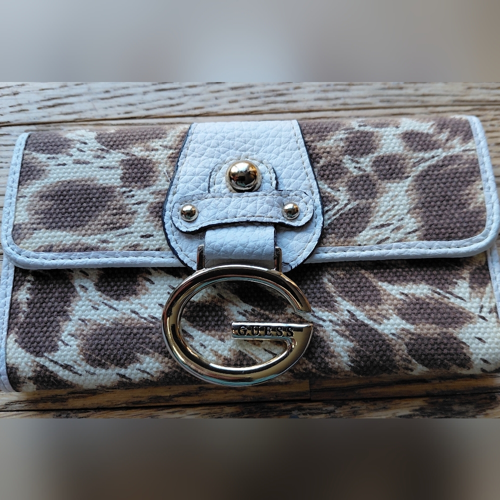 GUESS Leopard Print Women's Wallet